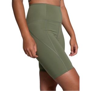 Girlfriend Collective high rise bike shorts 💚